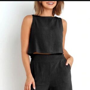Aanrabess black linen crop top with wood buttons on back. Size large NWT